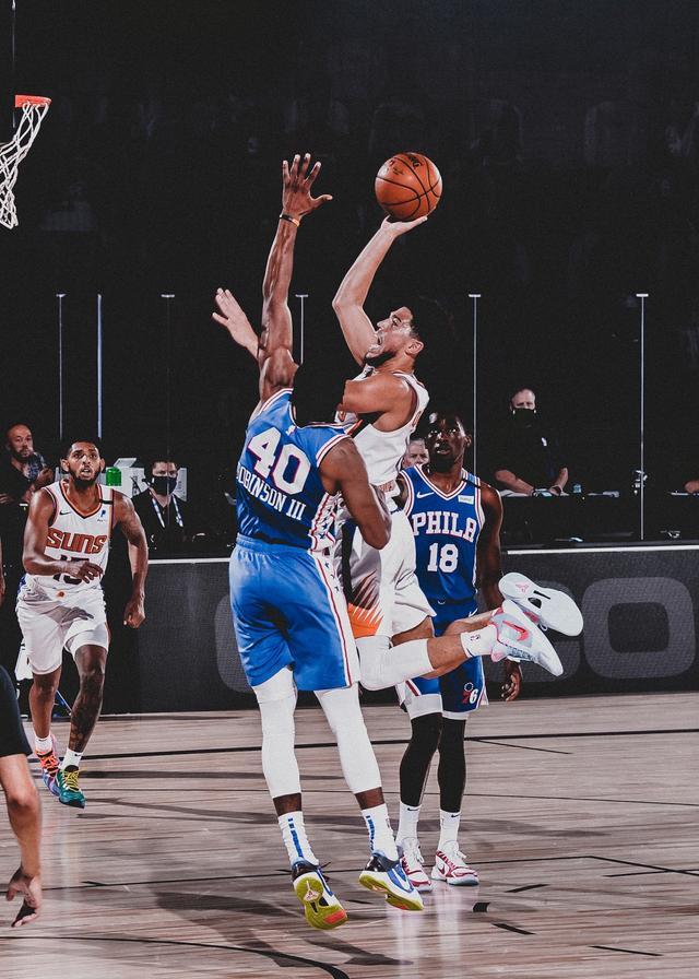 九游游戏旧版本-包含清晨菲尼克斯太阳备战国王杯,官宣签约细节曝光,震撼外界,球队文化再被提及的词条